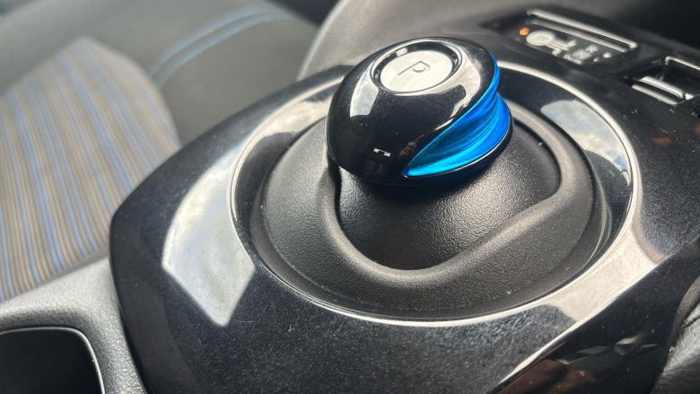 Nissan LEAF 110kW N-Connecta 39kWh 5dr Auto Electric Hatchback